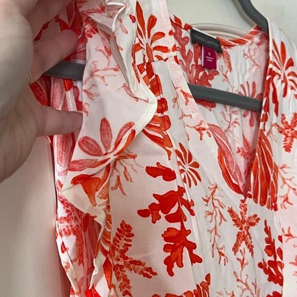 Vince Camuto Vibrant Red Seashell Print Rayon Blouse Women’s Size Small - Picture 11 of 15